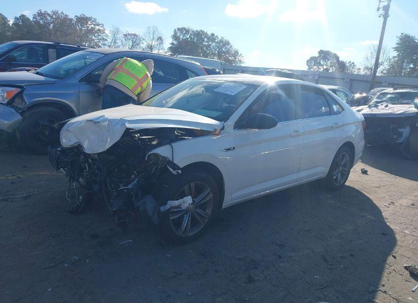 Photo 2 of 2019 Volkswagen Jetta 1.4T R-LINE/1.4T S/1.4T SE (VIN 3VWC57BU0KM084521)