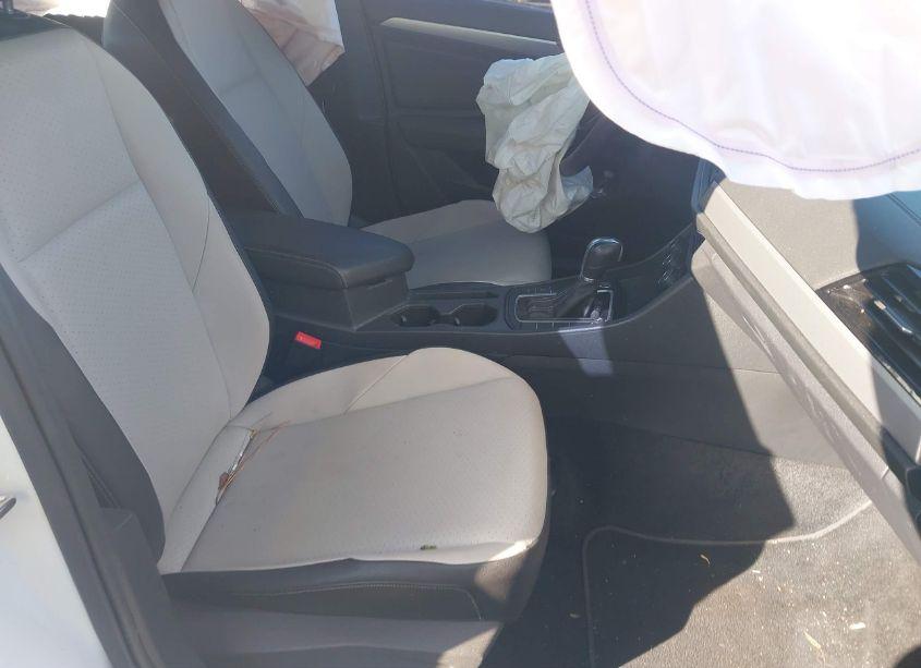 Photo 4 of 2019 Volkswagen Jetta 1.4T R-LINE/1.4T S/1.4T SE (VIN 3VWC57BU0KM084521)