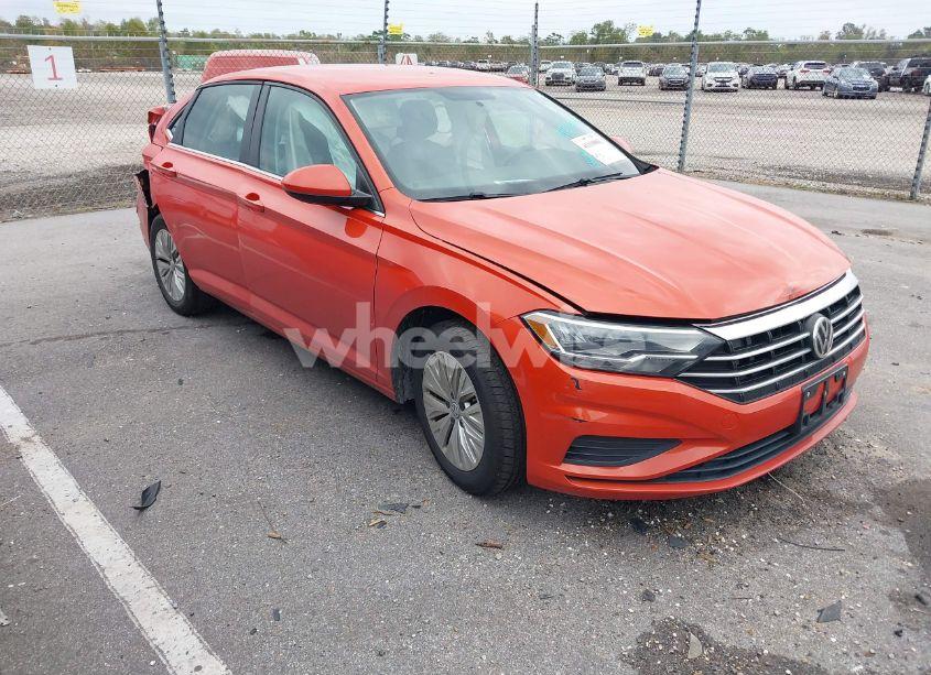 2019 Volkswagen Jetta 1.4T R-LINE/1.4T S/1.4T SE (VIN 3VWC57BU0KM093591) main photo