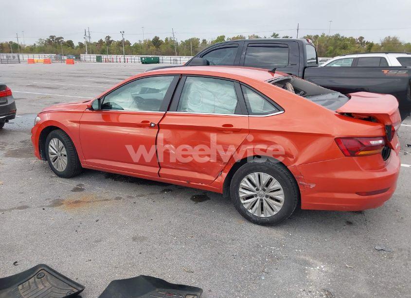 Photo 14 of 2019 Volkswagen Jetta 1.4T R-LINE/1.4T S/1.4T SE (VIN 3VWC57BU0KM093591)