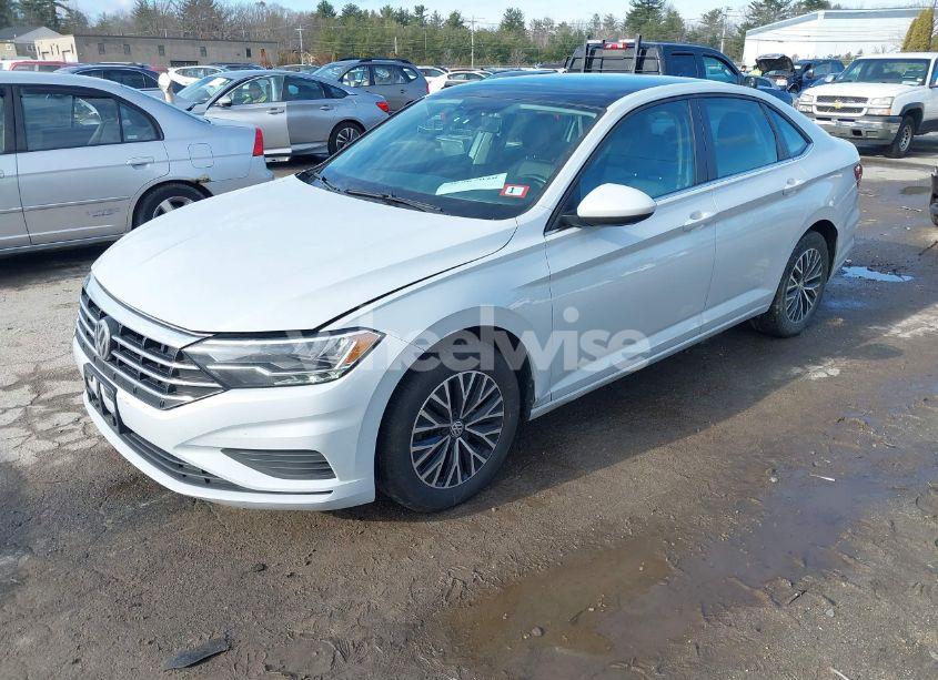 Photo 2 of 2019 Volkswagen Jetta 1.4T R-LINE/1.4T S/1.4T SE (VIN 3VWC57BU0KM111460)