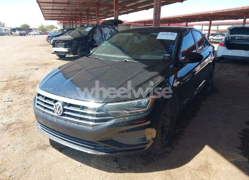 Photo 2 of 2019 Volkswagen Jetta 1.4T R-LINE/1.4T S/1.4T SE (VIN 3VWC57BU0KM116061)