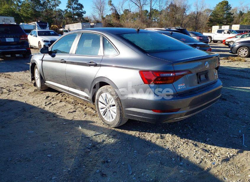 Photo 3 of 2019 Volkswagen Jetta 1.4T R-LINE/1.4T S/1.4T SE (VIN 3VWC57BU0KM125925)