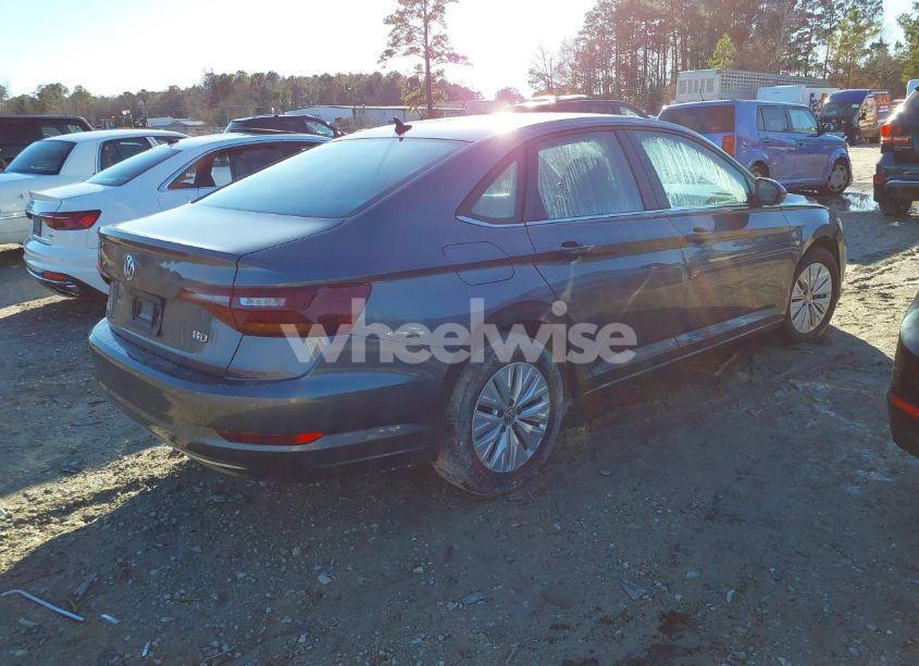 Photo 4 of 2019 Volkswagen Jetta 1.4T R-LINE/1.4T S/1.4T SE (VIN 3VWC57BU0KM125925)