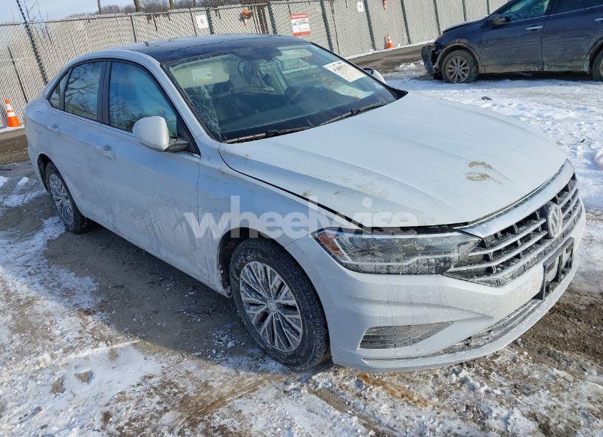 2019 Volkswagen Jetta 1.4T R-LINE/1.4T S/1.4T SE (VIN 3VWC57BU0KM136455) main photo