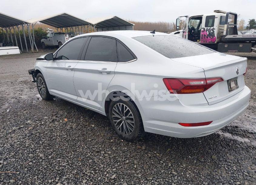 Photo 3 of 2019 Volkswagen Jetta 1.4T R-LINE/1.4T S/1.4T SE (VIN 3VWC57BU0KM140568)