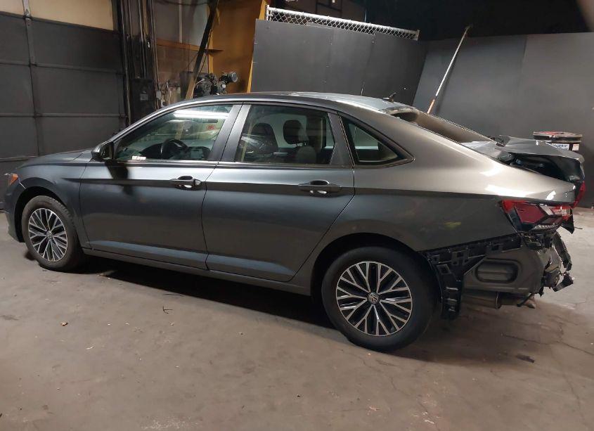 Photo 3 of 2019 Volkswagen Jetta 1.4T R-LINE/1.4T S/1.4T SE (VIN 3VWC57BU0KM200736)