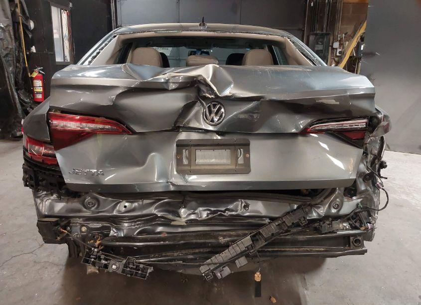 Photo 6 of 2019 Volkswagen Jetta 1.4T R-LINE/1.4T S/1.4T SE (VIN 3VWC57BU0KM200736)