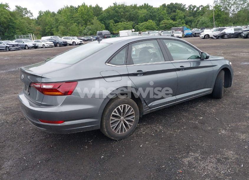 Photo 4 of 2019 Volkswagen Jetta 1.4T R-LINE/1.4T S/1.4T SE (VIN 3VWC57BU0KM203474)