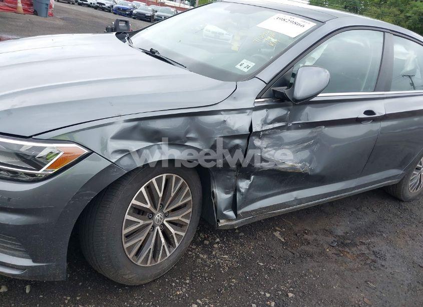 Photo 6 of 2019 Volkswagen Jetta 1.4T R-LINE/1.4T S/1.4T SE (VIN 3VWC57BU0KM203474)