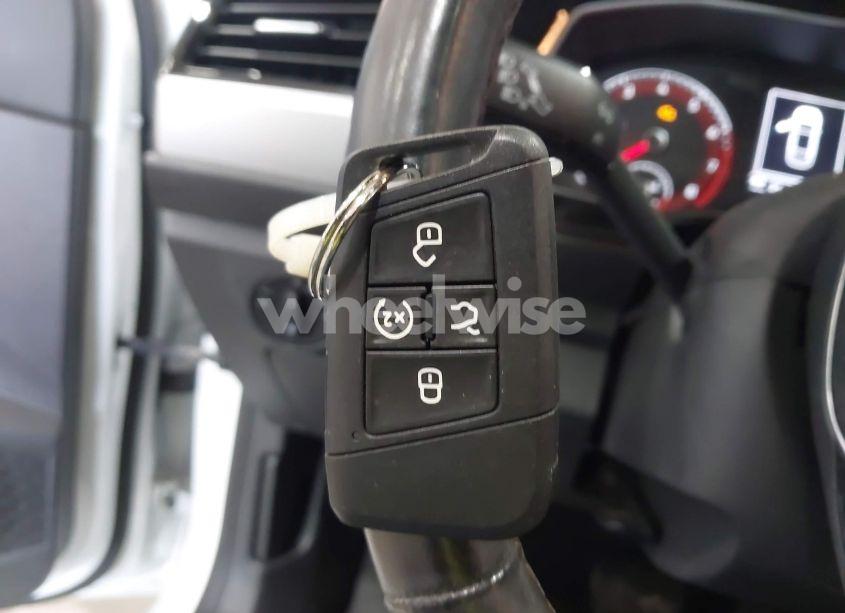 Photo 11 of 2019 Volkswagen Jetta 1.4T R-LINE/1.4T S/1.4T SE (VIN 3VWC57BU0KM226799)