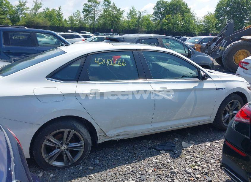 Photo 13 of 2019 Volkswagen Jetta 1.4T R-LINE/1.4T S/1.4T SE (VIN 3VWC57BU0KM226799)