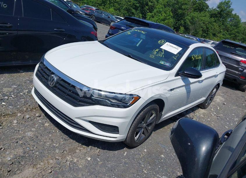 Photo 2 of 2019 Volkswagen Jetta 1.4T R-LINE/1.4T S/1.4T SE (VIN 3VWC57BU0KM226799)