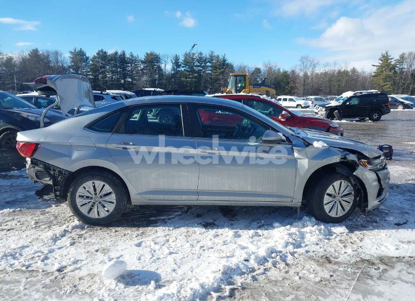 Photo 13 of 2019 Volkswagen Jetta 1.4T R-LINE/1.4T S/1.4T SE (VIN 3VWC57BU0KM235020)