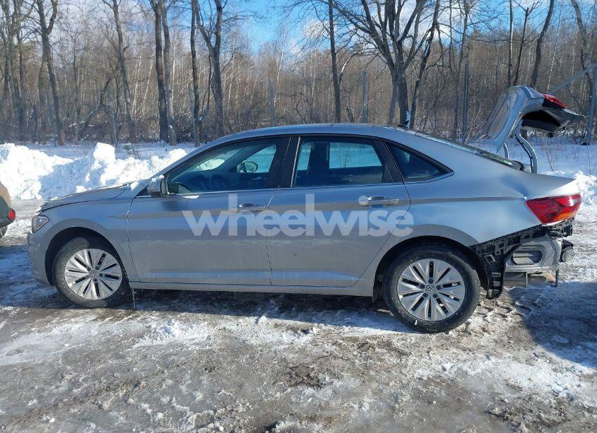 Photo 14 of 2019 Volkswagen Jetta 1.4T R-LINE/1.4T S/1.4T SE (VIN 3VWC57BU0KM235020)