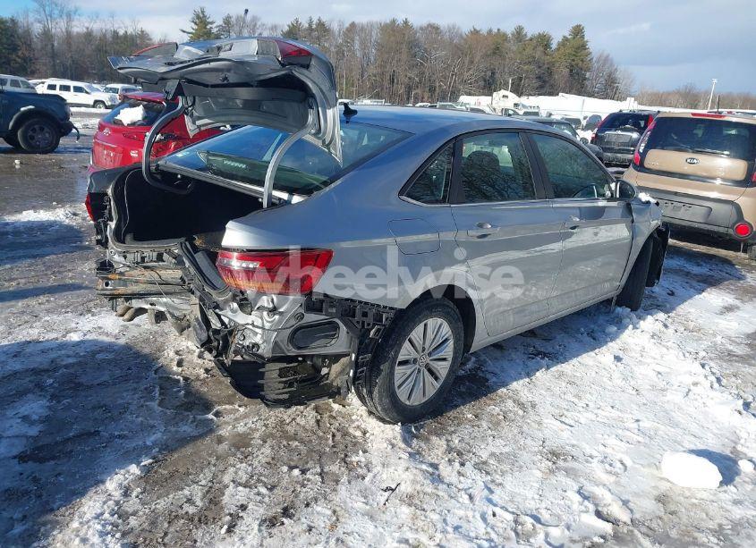 Photo 4 of 2019 Volkswagen Jetta 1.4T R-LINE/1.4T S/1.4T SE (VIN 3VWC57BU0KM235020)