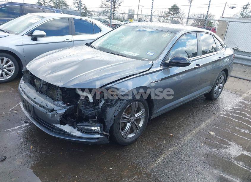 Photo 2 of 2019 Volkswagen Jetta 1.4T R-LINE/1.4T S/1.4T SE (VIN 3VWC57BU0KM262332)