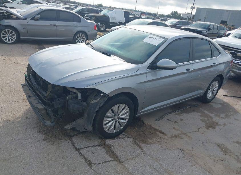 Photo 2 of 2020 Volkswagen Jetta 1.4T R-LINE/1.4T S/1.4T SE (VIN 3VWC57BU0LM088943)