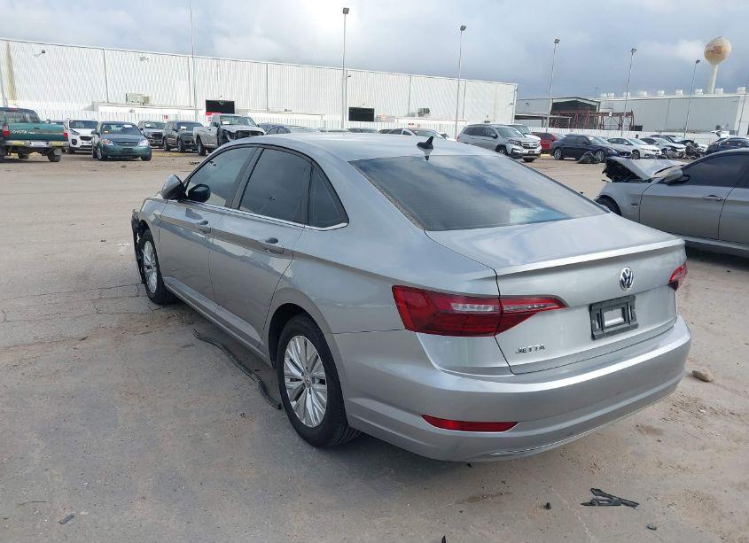 Photo 3 of 2020 Volkswagen Jetta 1.4T R-LINE/1.4T S/1.4T SE (VIN 3VWC57BU0LM088943)