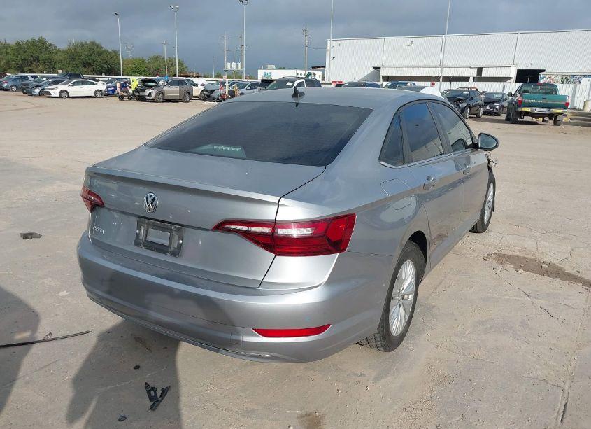 Photo 4 of 2020 Volkswagen Jetta 1.4T R-LINE/1.4T S/1.4T SE (VIN 3VWC57BU0LM088943)