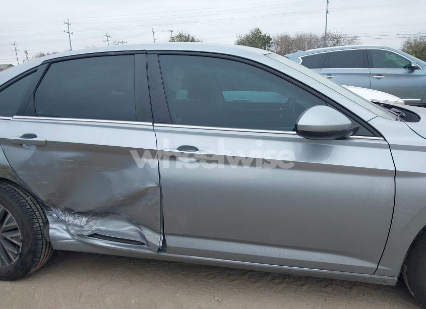 Photo 13 of 2021 Volkswagen Jetta 1.4T R-LINE/1.4T S/1.4T SE (VIN 3VWC57BU0MM018103)