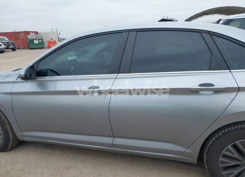 Photo 14 of 2021 Volkswagen Jetta 1.4T R-LINE/1.4T S/1.4T SE (VIN 3VWC57BU0MM018103)