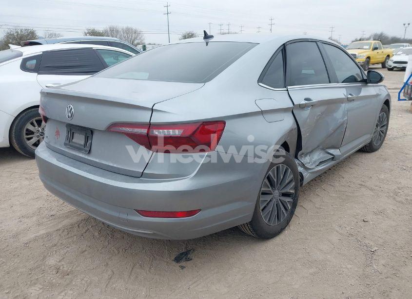 Photo 4 of 2021 Volkswagen Jetta 1.4T R-LINE/1.4T S/1.4T SE (VIN 3VWC57BU0MM018103)