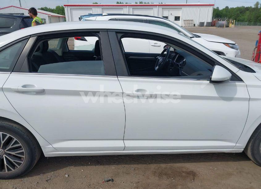 Photo 13 of 2021 Volkswagen Jetta 1.4T R-LINE/1.4T S/1.4T SE (VIN 3VWC57BU0MM021874)