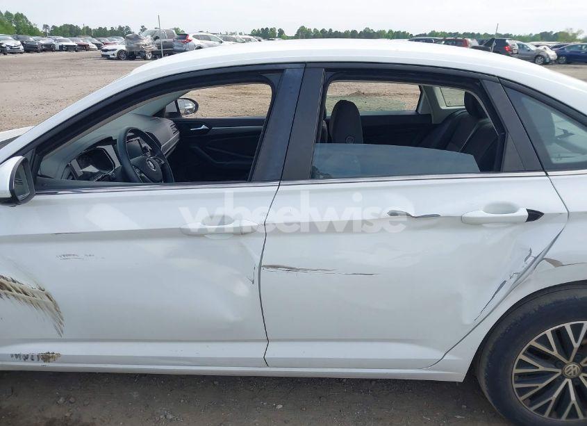 Photo 14 of 2021 Volkswagen Jetta 1.4T R-LINE/1.4T S/1.4T SE (VIN 3VWC57BU0MM021874)