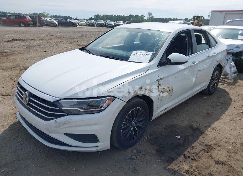 Photo 2 of 2021 Volkswagen Jetta 1.4T R-LINE/1.4T S/1.4T SE (VIN 3VWC57BU0MM021874)