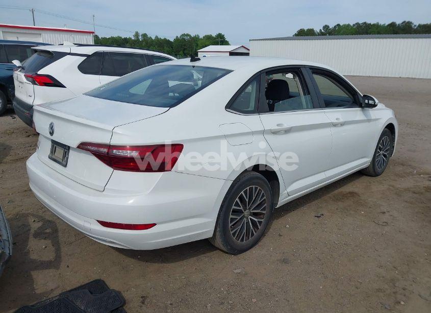 Photo 4 of 2021 Volkswagen Jetta 1.4T R-LINE/1.4T S/1.4T SE (VIN 3VWC57BU0MM021874)