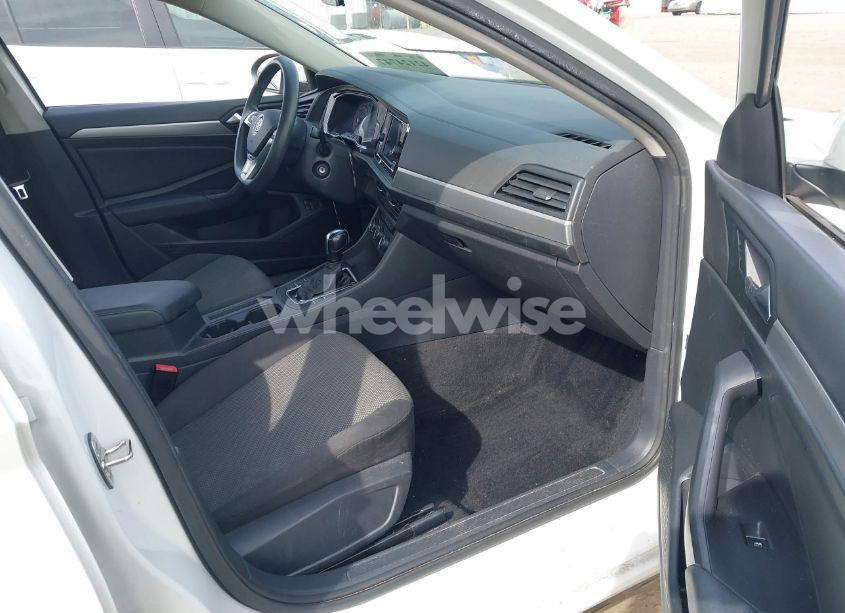 Photo 5 of 2021 Volkswagen Jetta 1.4T R-LINE/1.4T S/1.4T SE (VIN 3VWC57BU0MM021874)