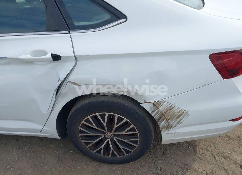 Photo 6 of 2021 Volkswagen Jetta 1.4T R-LINE/1.4T S/1.4T SE (VIN 3VWC57BU0MM021874)