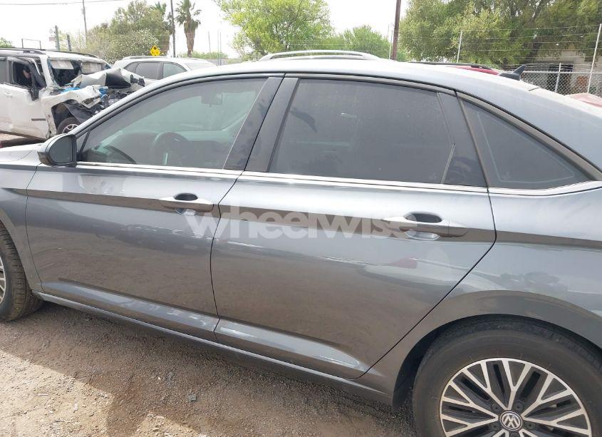 Photo 13 of 2021 Volkswagen Jetta 1.4T R-LINE/1.4T S/1.4T SE (VIN 3VWC57BU0MM032910)