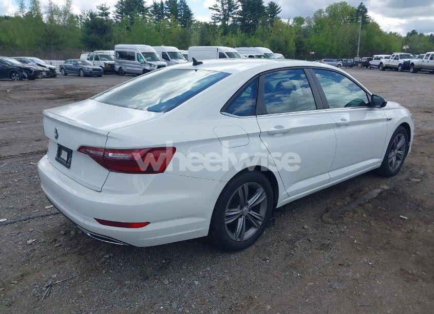 Photo 4 of 2021 Volkswagen Jetta 1.4T R-LINE/1.4T S/1.4T SE (VIN 3VWC57BU0MM032924)