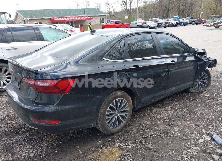 Photo 4 of 2021 Volkswagen Jetta 1.4T R-LINE/1.4T S/1.4T SE (VIN 3VWC57BU0MM035340)