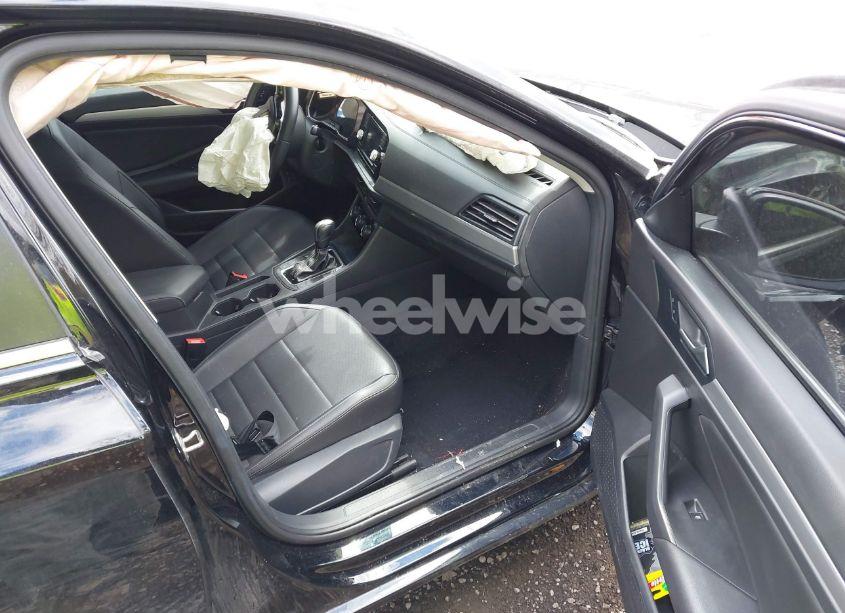 Photo 5 of 2021 Volkswagen Jetta 1.4T R-LINE/1.4T S/1.4T SE (VIN 3VWC57BU0MM035340)