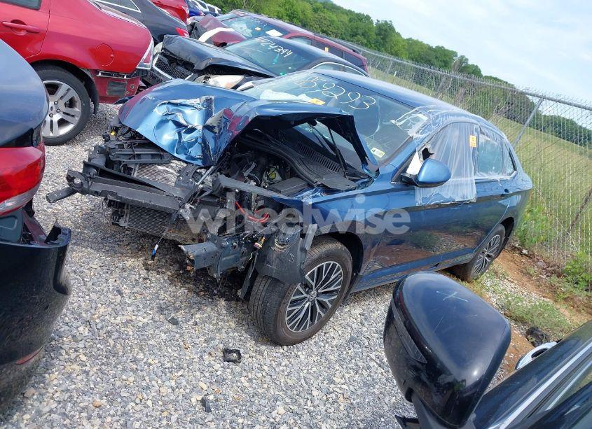 Photo 2 of 2021 Volkswagen Jetta 1.4T R-LINE/1.4T S/1.4T SE (VIN 3VWC57BU0MM084554)