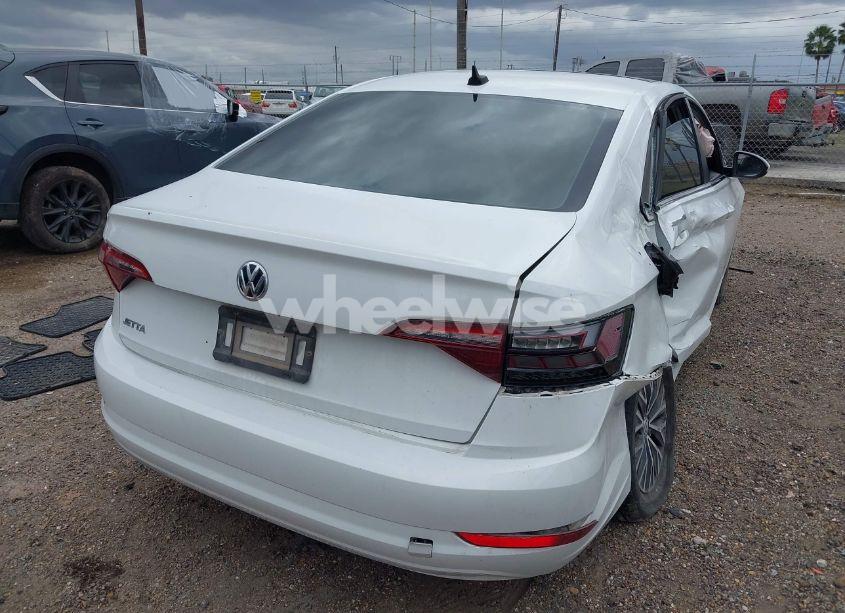 Photo 4 of 2021 Volkswagen Jetta 1.4T R-LINE/1.4T S/1.4T SE (VIN 3VWC57BU0MM085171)