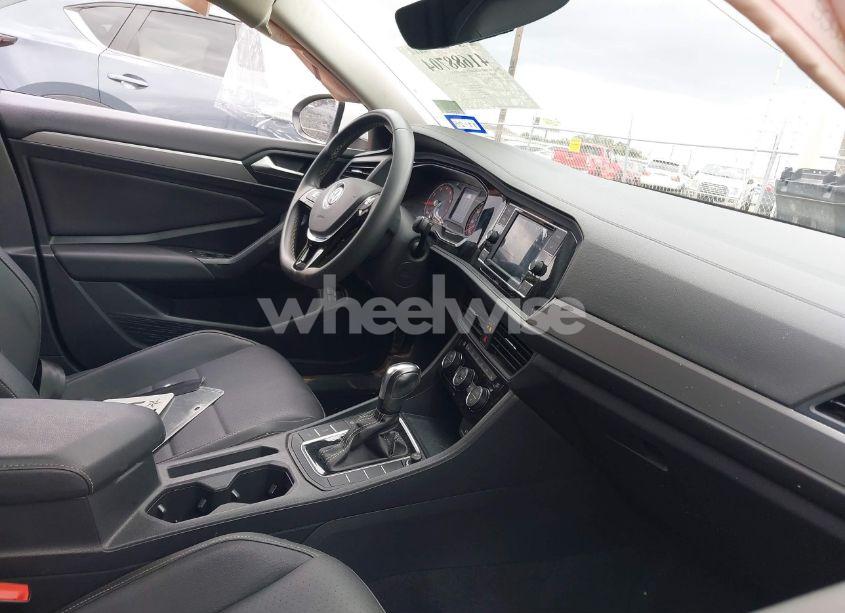 Photo 5 of 2021 Volkswagen Jetta 1.4T R-LINE/1.4T S/1.4T SE (VIN 3VWC57BU0MM085171)