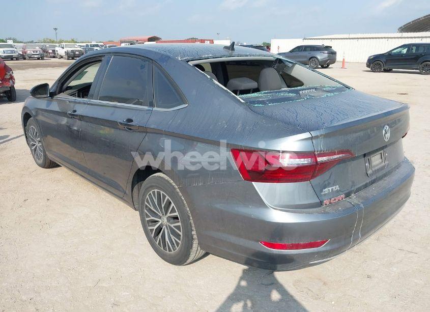 Photo 3 of 2021 Volkswagen Jetta 1.4T R-LINE/1.4T S/1.4T SE (VIN 3VWC57BU0MM093075)