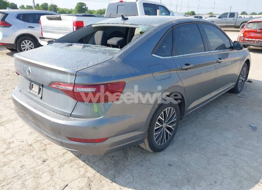 Photo 4 of 2021 Volkswagen Jetta 1.4T R-LINE/1.4T S/1.4T SE (VIN 3VWC57BU0MM093075)