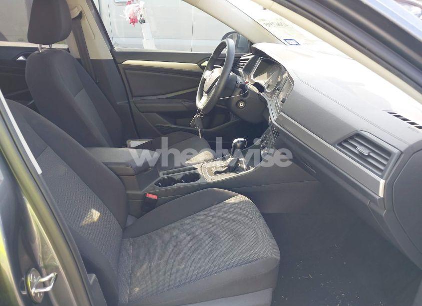 Photo 5 of 2021 Volkswagen Jetta 1.4T R-LINE/1.4T S/1.4T SE (VIN 3VWC57BU0MM093075)