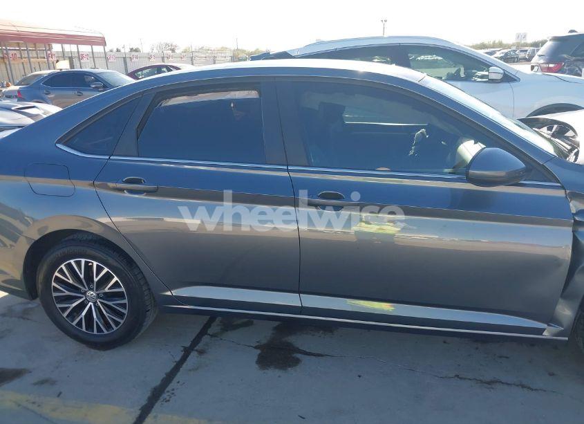 Photo 13 of 2019 Volkswagen Jetta 1.4T R-LINE/1.4T S/1.4T SE (VIN 3VWC57BU1KM007124)