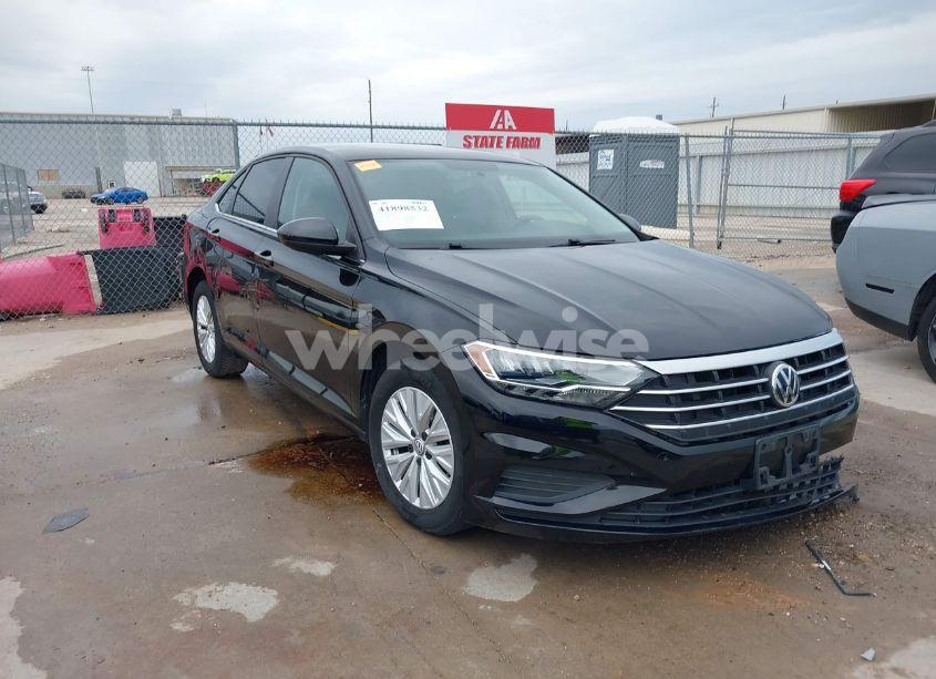 2019 Volkswagen Jetta 1.4T R-LINE/1.4T S/1.4T SE (VIN 3VWC57BU1KM033688) main photo