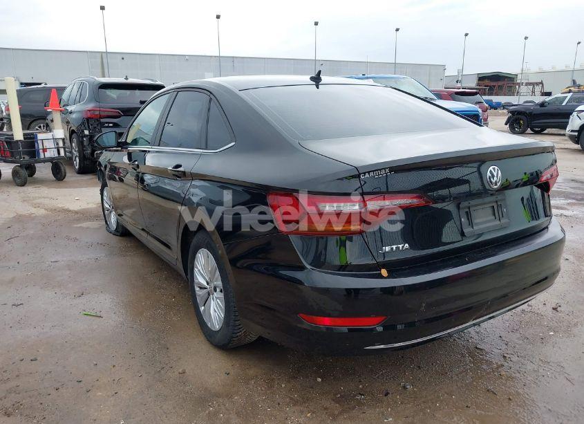 Photo 3 of 2019 Volkswagen Jetta 1.4T R-LINE/1.4T S/1.4T SE (VIN 3VWC57BU1KM033688)
