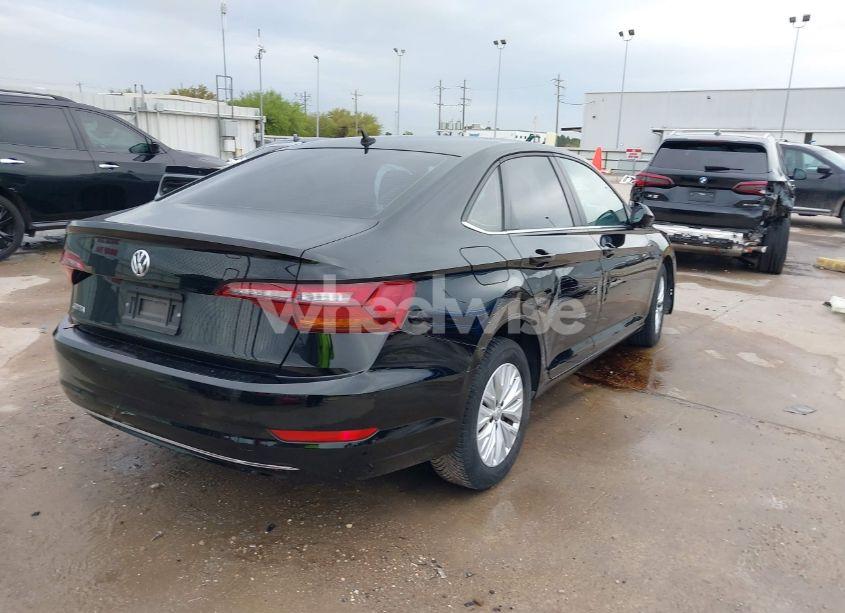 Photo 4 of 2019 Volkswagen Jetta 1.4T R-LINE/1.4T S/1.4T SE (VIN 3VWC57BU1KM033688)