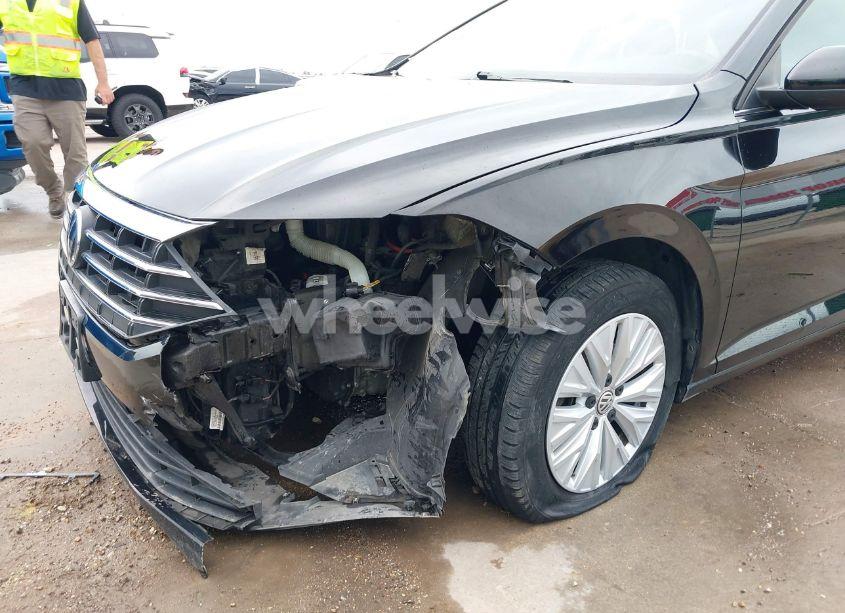 Photo 6 of 2019 Volkswagen Jetta 1.4T R-LINE/1.4T S/1.4T SE (VIN 3VWC57BU1KM033688)