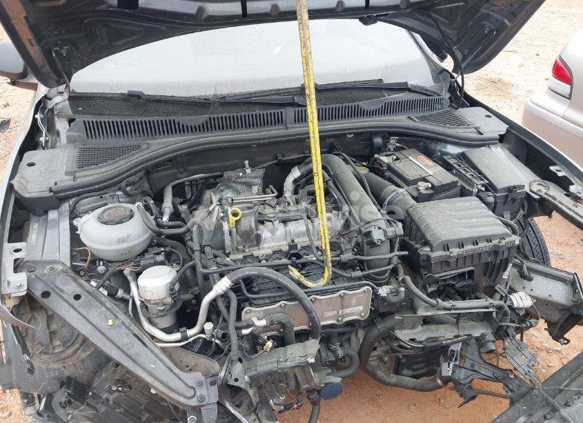 Photo 10 of 2019 Volkswagen Jetta 1.4T R-LINE/1.4T S/1.4T SE (VIN 3VWC57BU1KM035277)