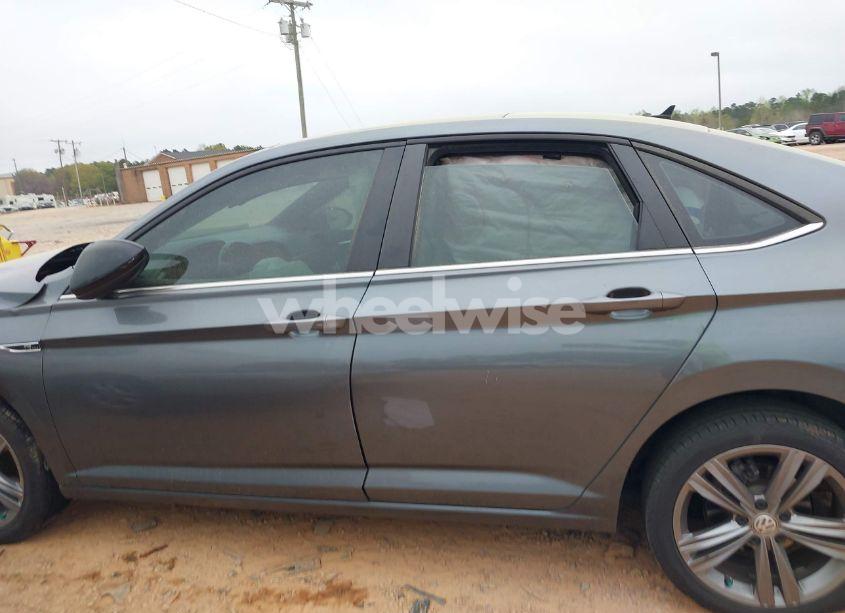 Photo 13 of 2019 Volkswagen Jetta 1.4T R-LINE/1.4T S/1.4T SE (VIN 3VWC57BU1KM035277)